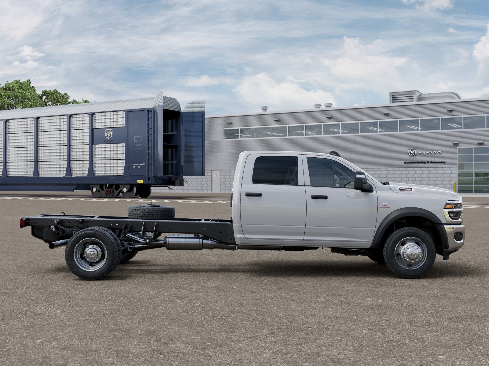 2026 RAM Ram 5500 Chassis Cab RAM 5500 TRADESMAN CHASSIS CREW CAB 4X4 84' CA