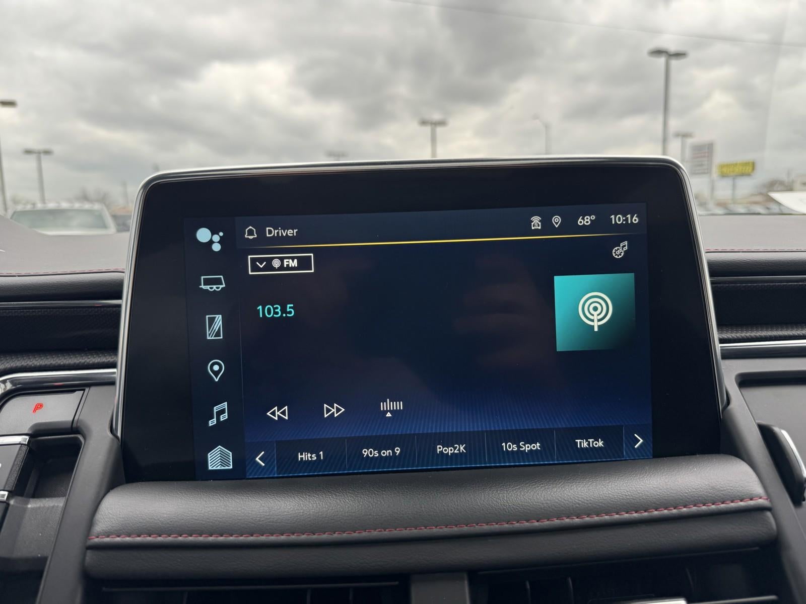 2023 Chevrolet Suburban RST