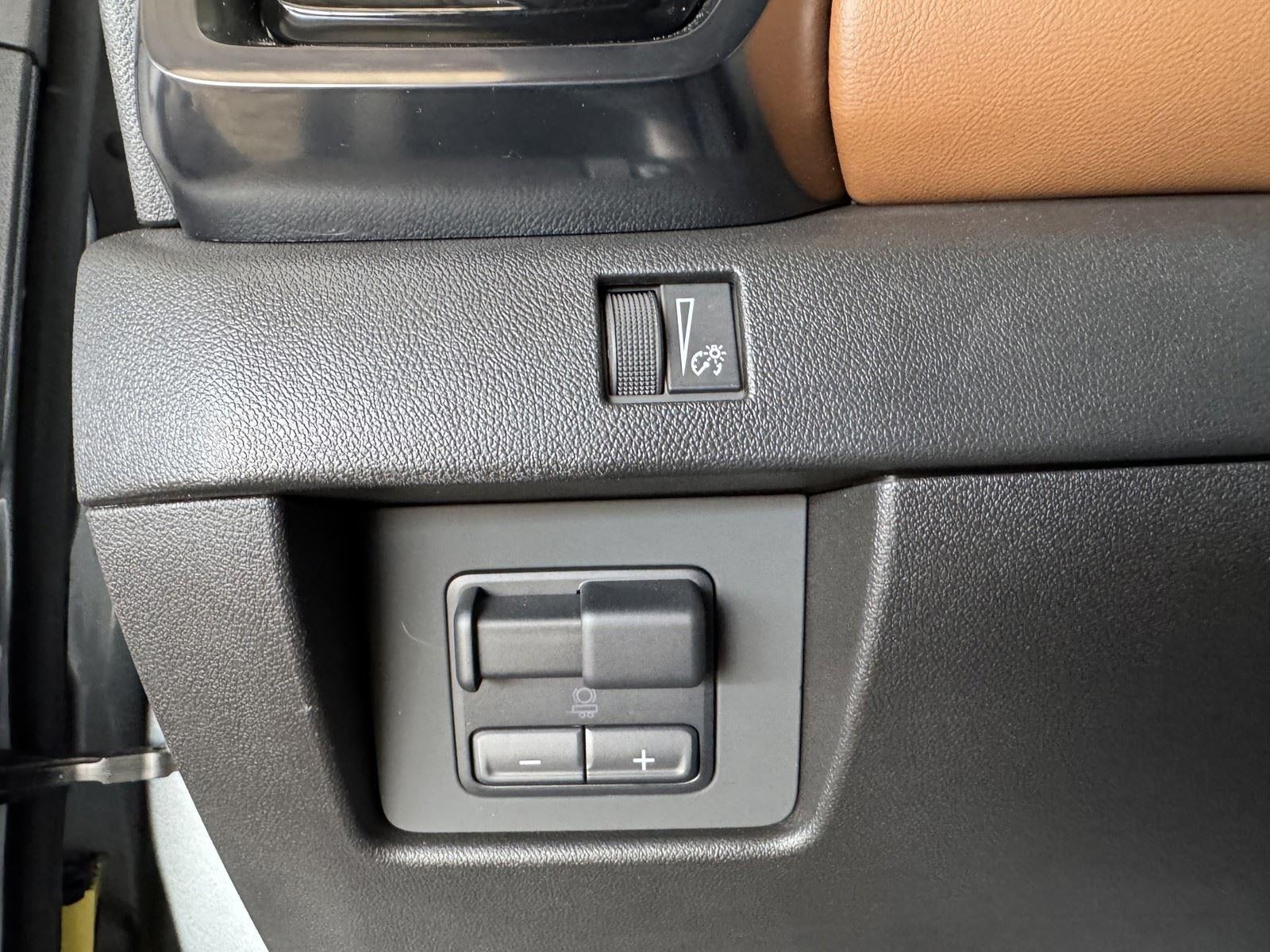 2025 GMC Canyon 4WD AT4