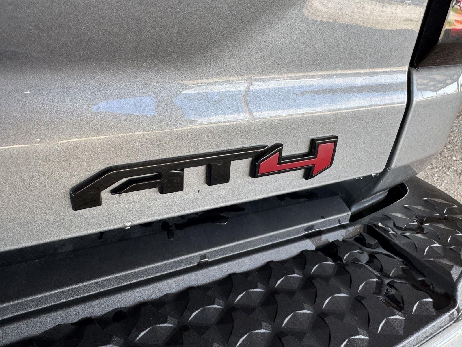 2025 GMC Canyon 4WD AT4