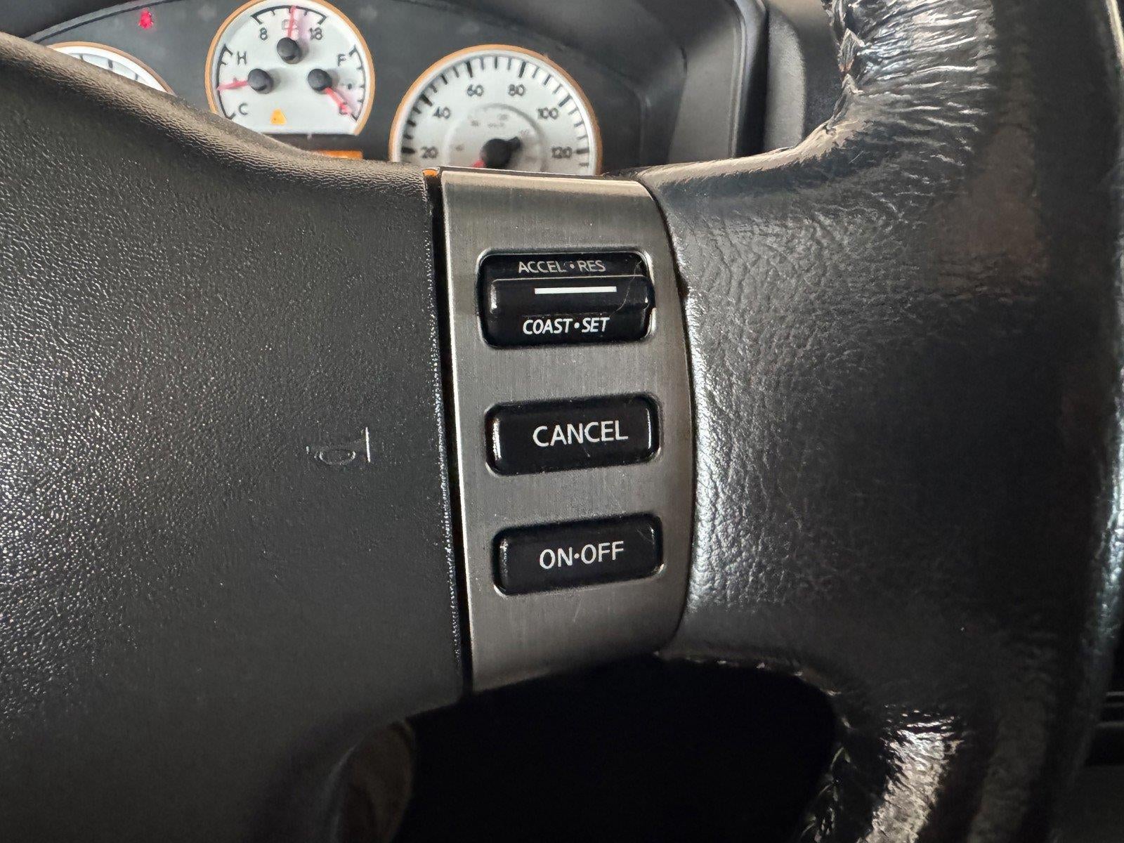 2012 Nissan Titan SV
