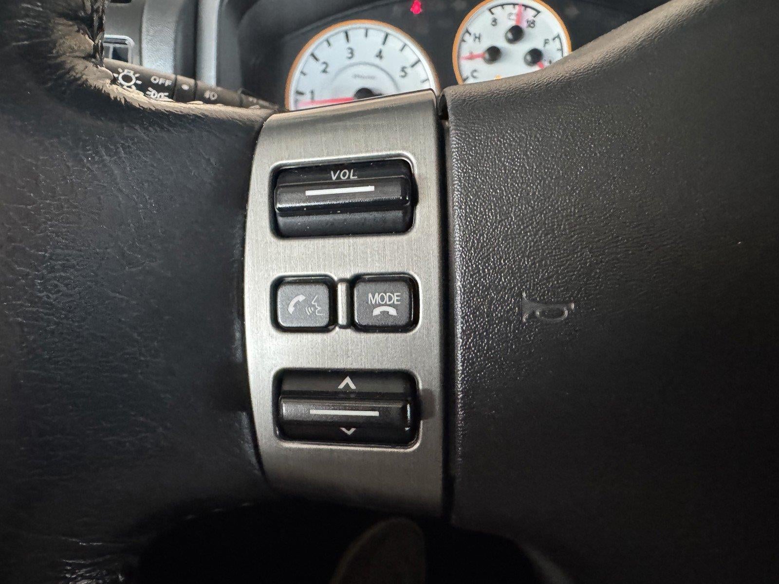 2012 Nissan Titan SV