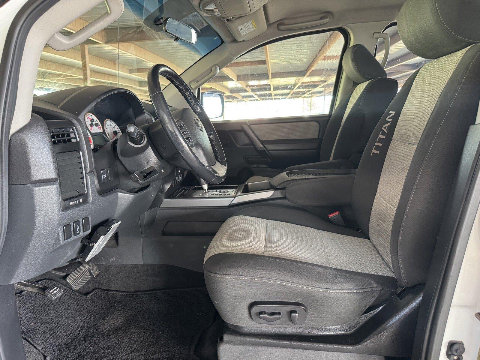 2012 Nissan Titan SV