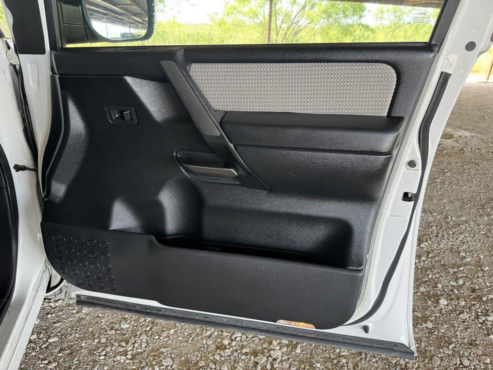 2012 Nissan Titan SV