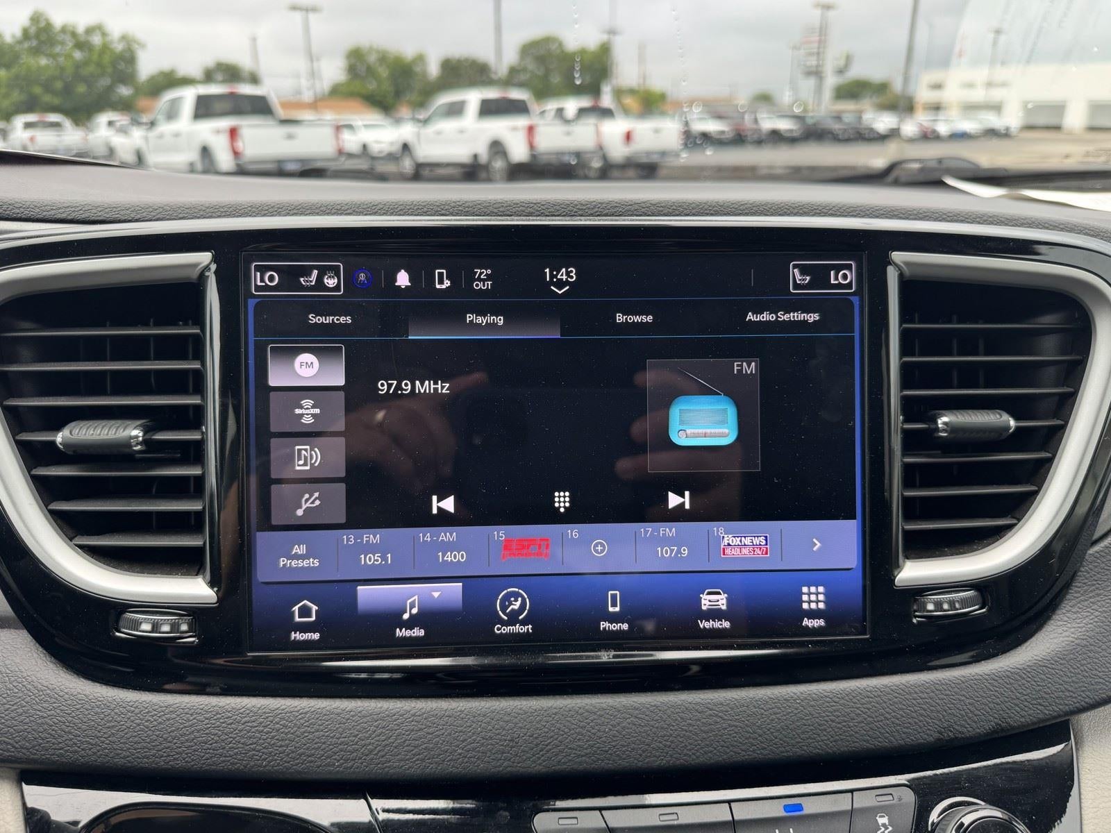 2024 Chrysler Pacifica Touring L