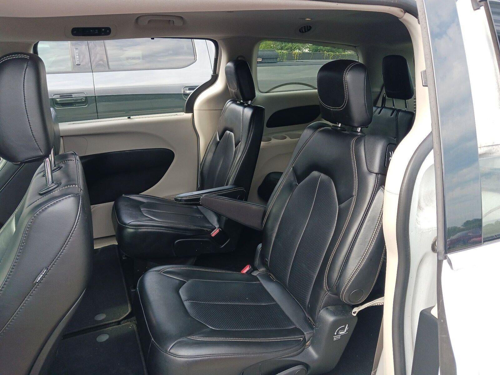 2020 Chrysler Voyager LXI