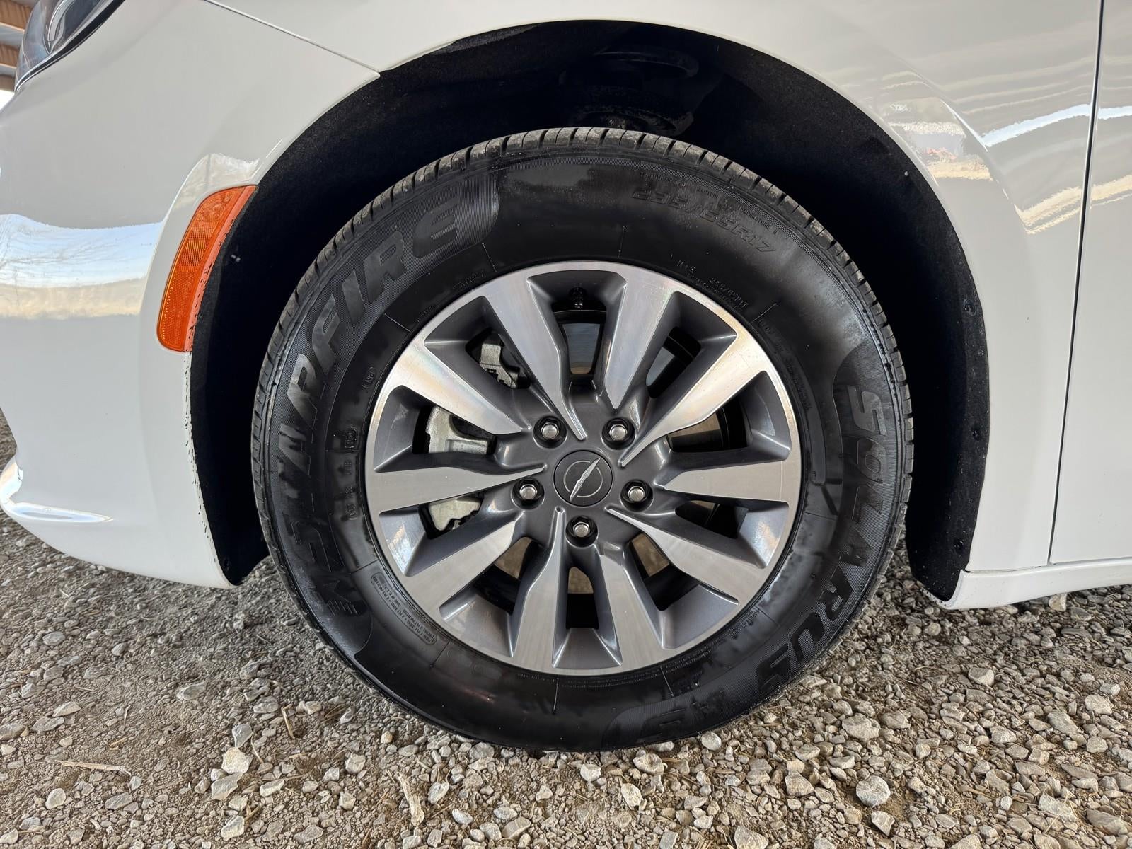 2023 Chrysler Pacifica Hybrid Touring L