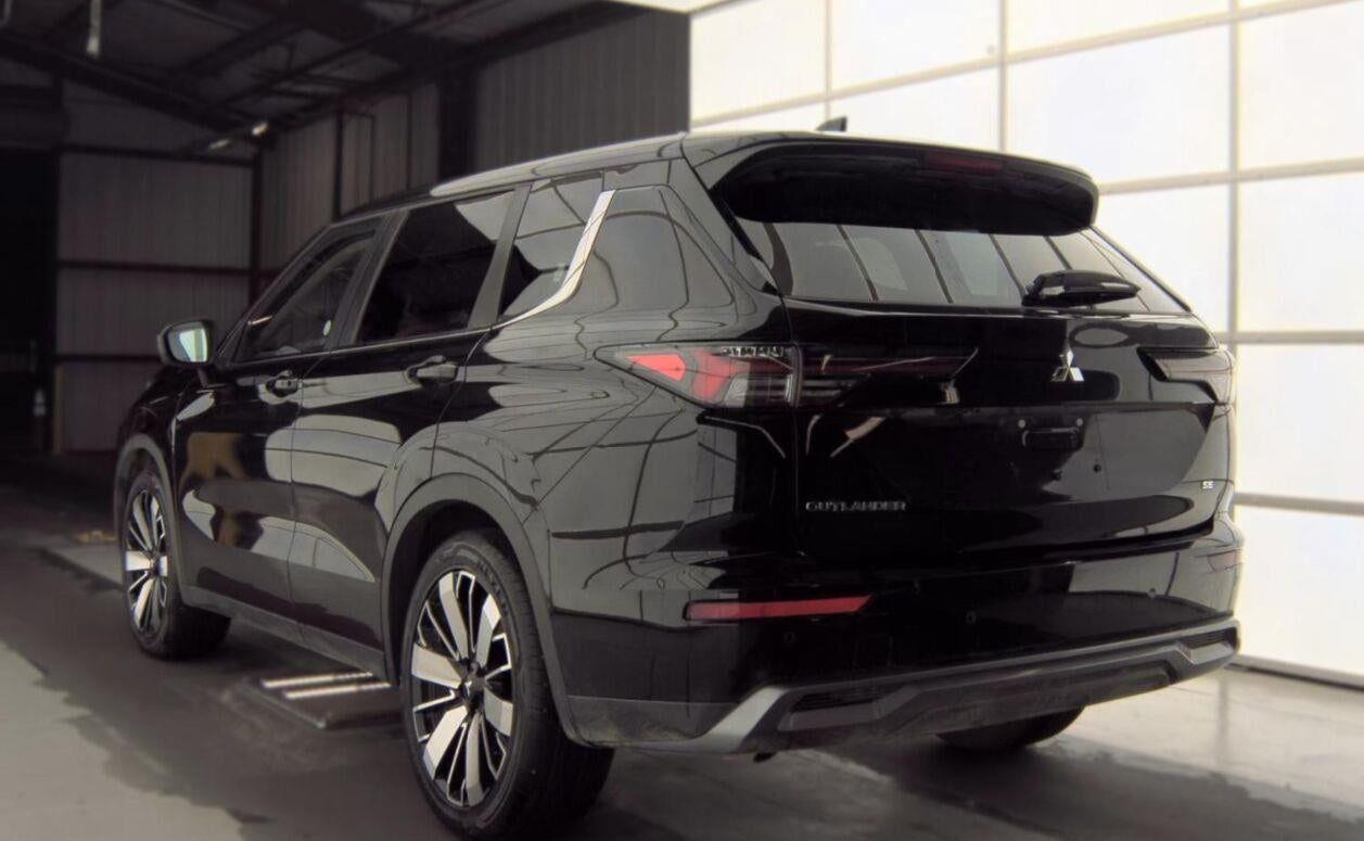 2025 Mitsubishi Outlander SE