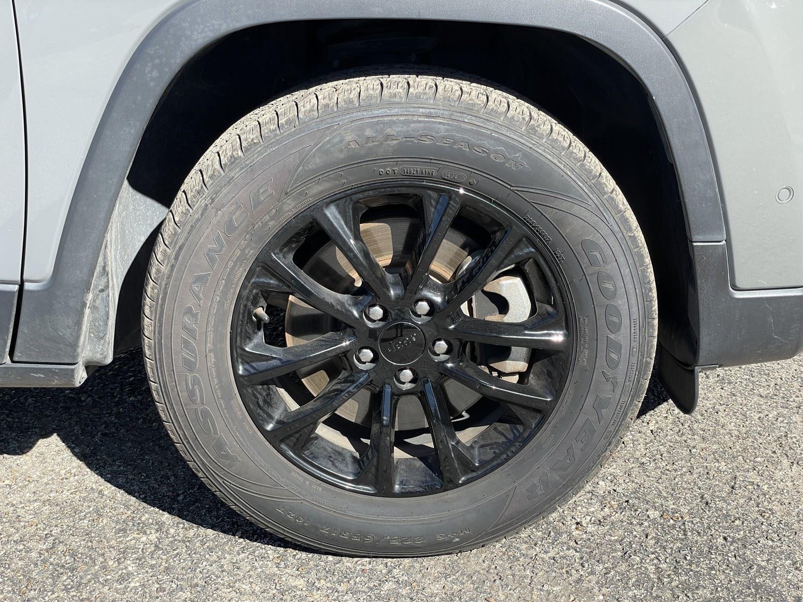 2023 Jeep Cherokee Altitude Lux