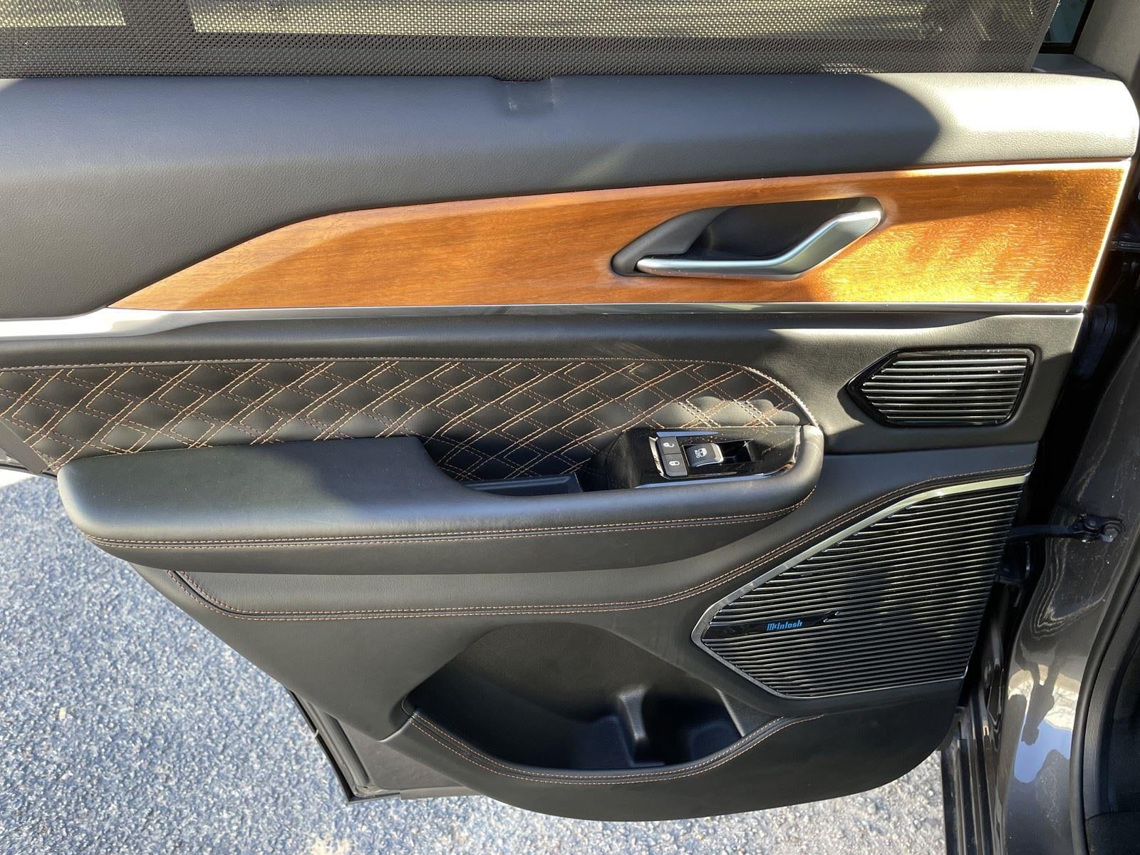 2022 Jeep Grand Cherokee Summit Reserve