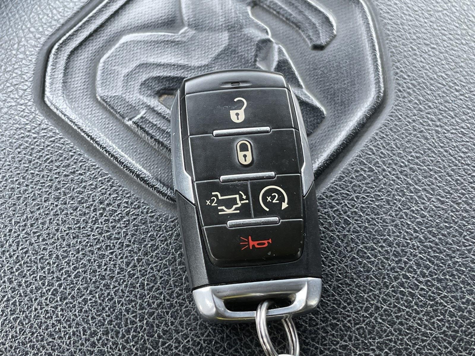 2020 RAM 1500 LARAMIE 4X2 CREW CAB 5'7