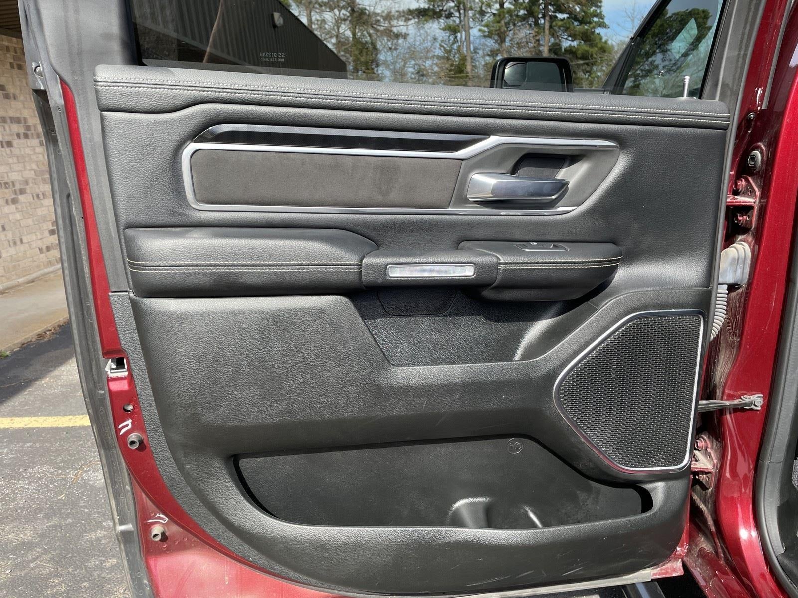 2020 RAM 1500 LARAMIE 4X2 CREW CAB 5'7