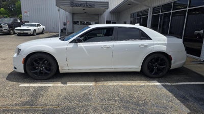 2021 Chrysler 300 Touring