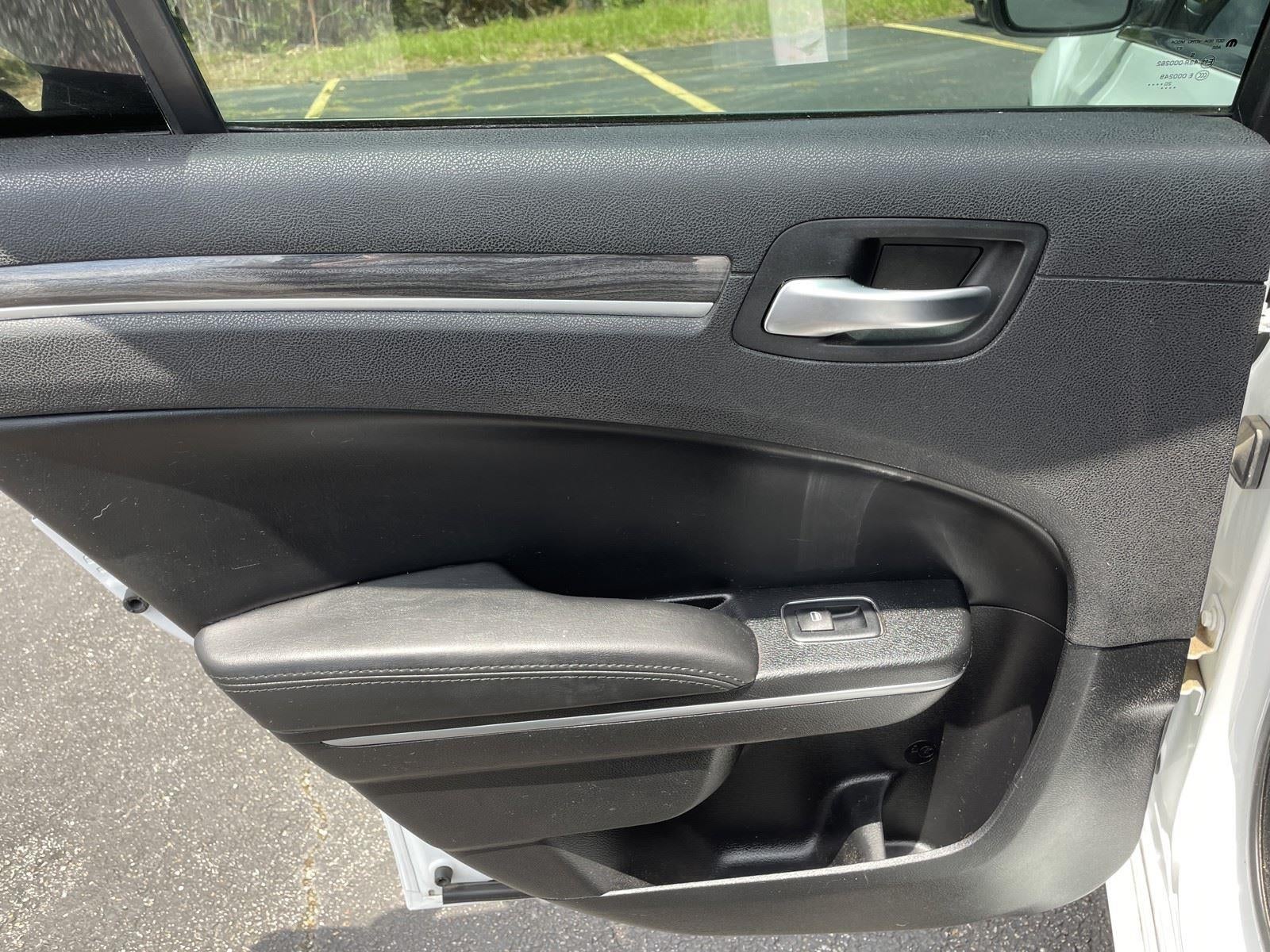 2021 Chrysler 300 Touring