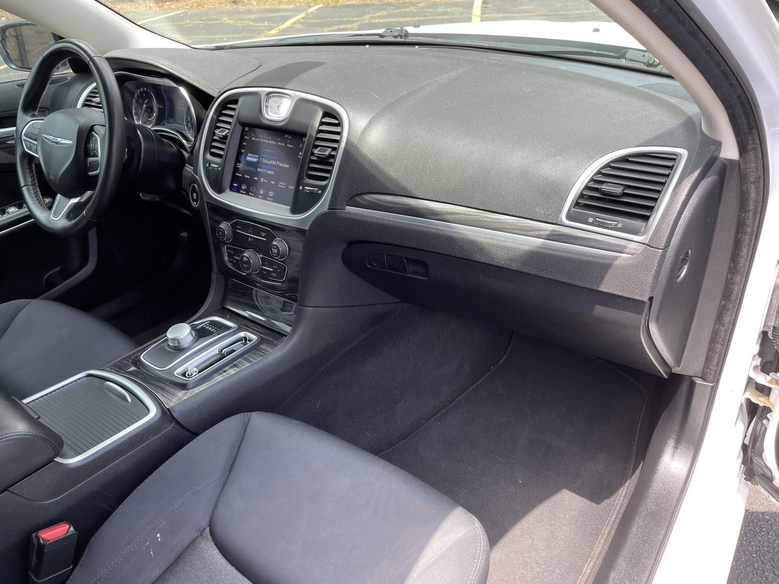 2021 Chrysler 300 Touring