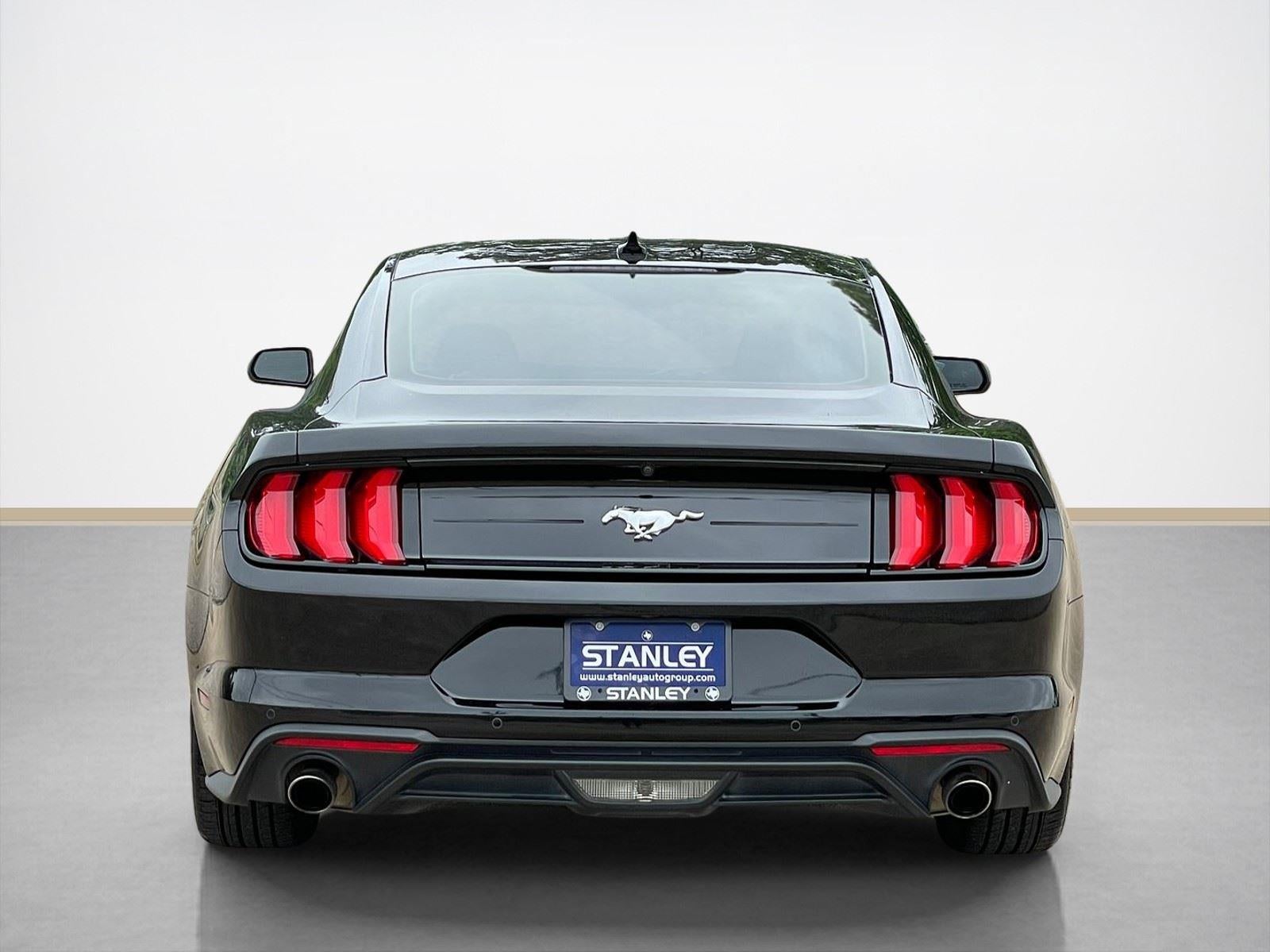 2022 Ford Mustang EcoBoost