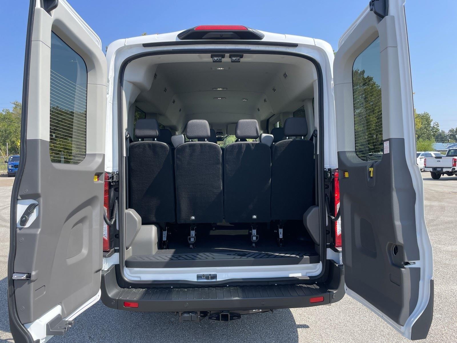 2025 Ford Transit Passenger Wagon XLT