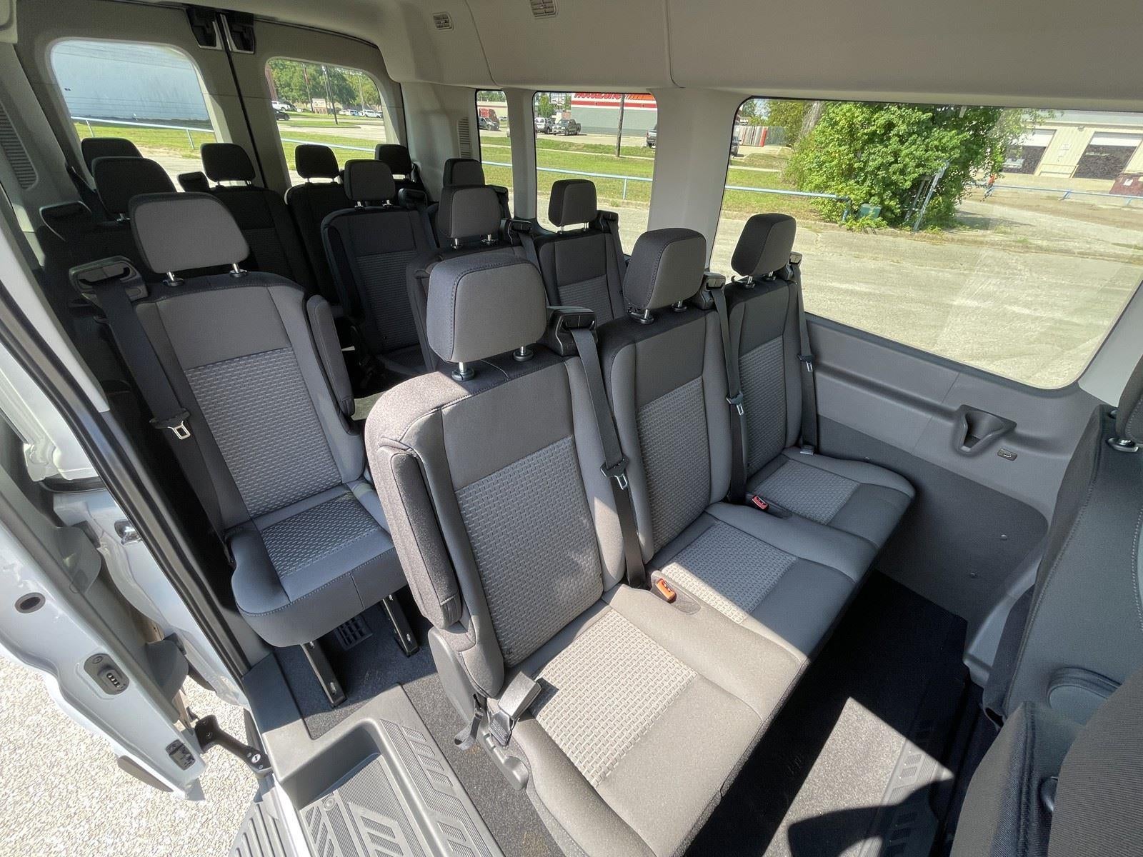 2025 Ford Transit Passenger Wagon XLT