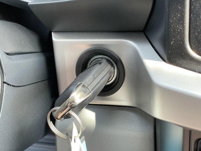 2027 Ford Super Duty F-350 SRW XLT