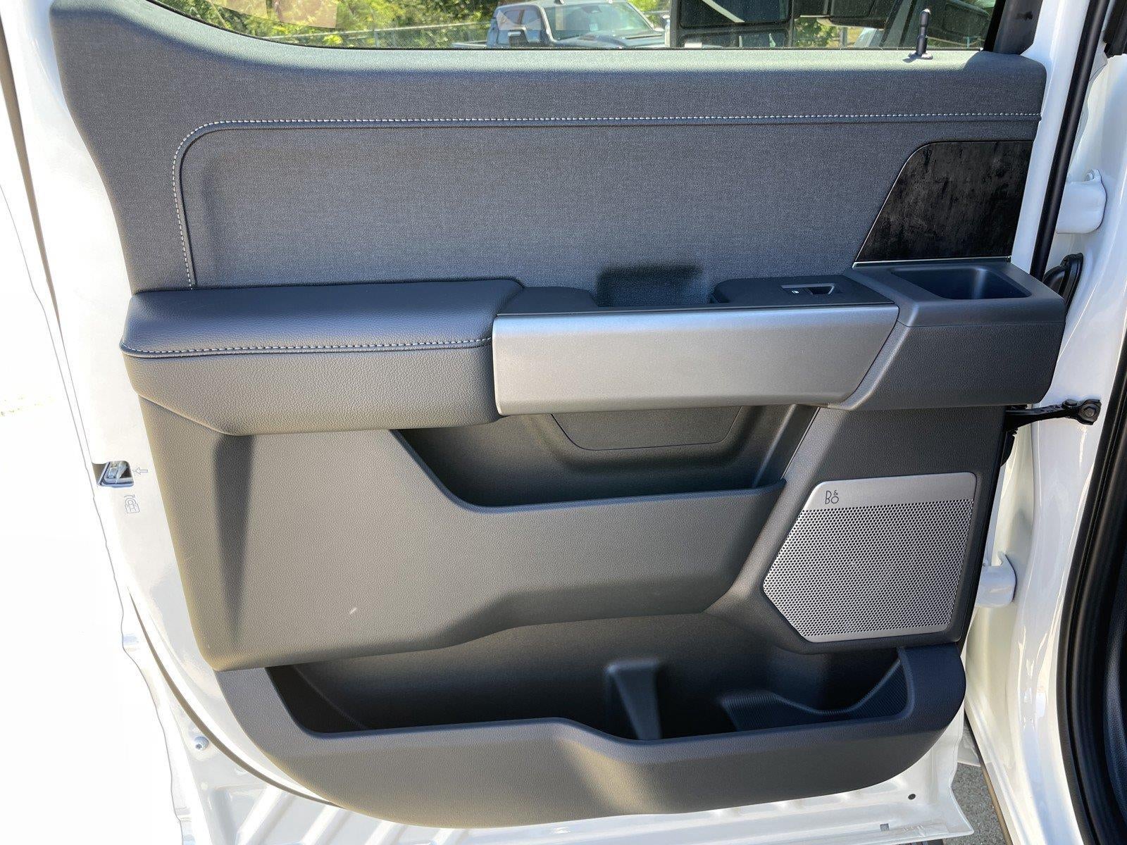 2027 Ford Super Duty F-250 SRW LARIAT