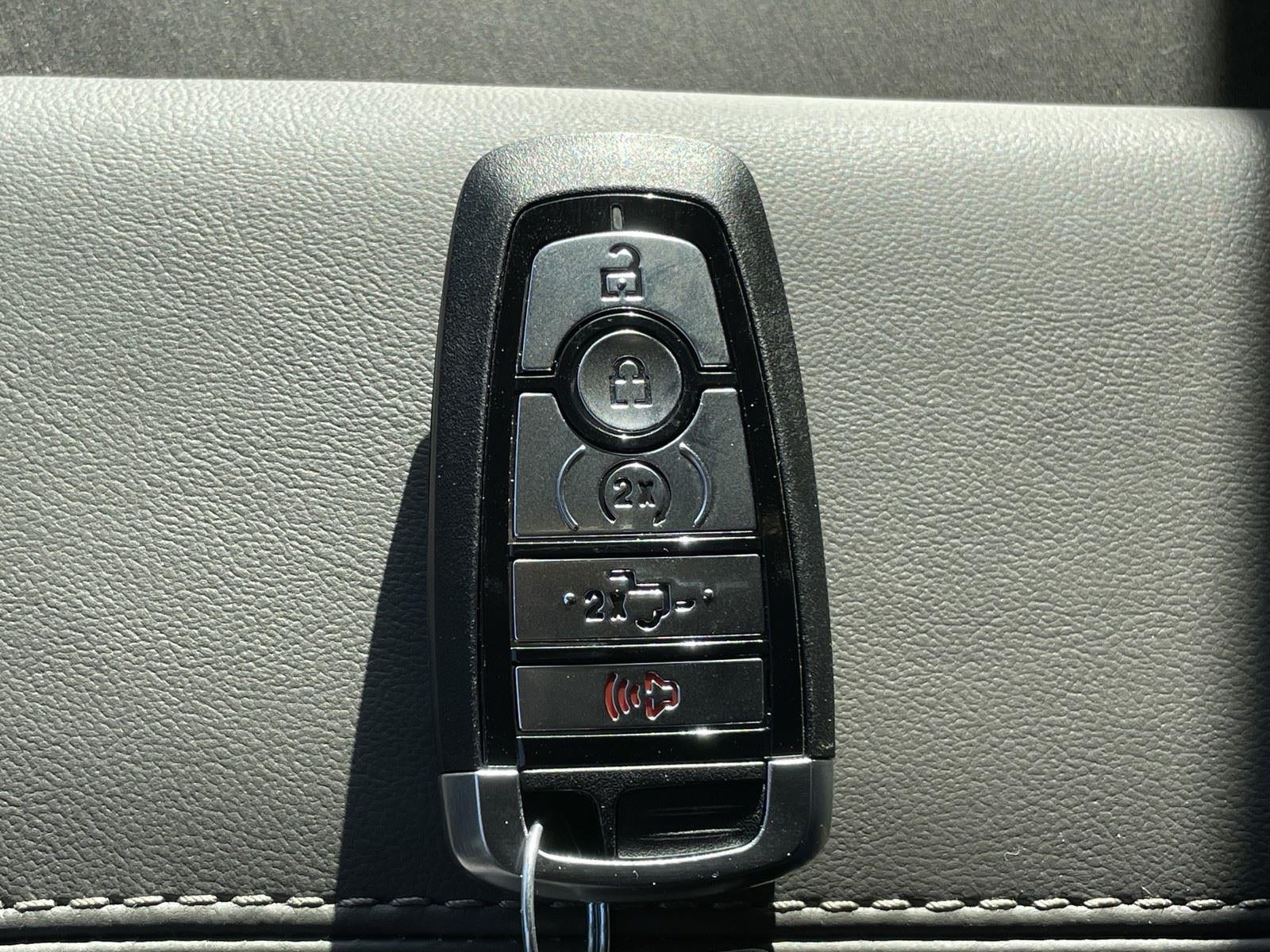 2026 Ford Super Duty F-350 DRW Platinum