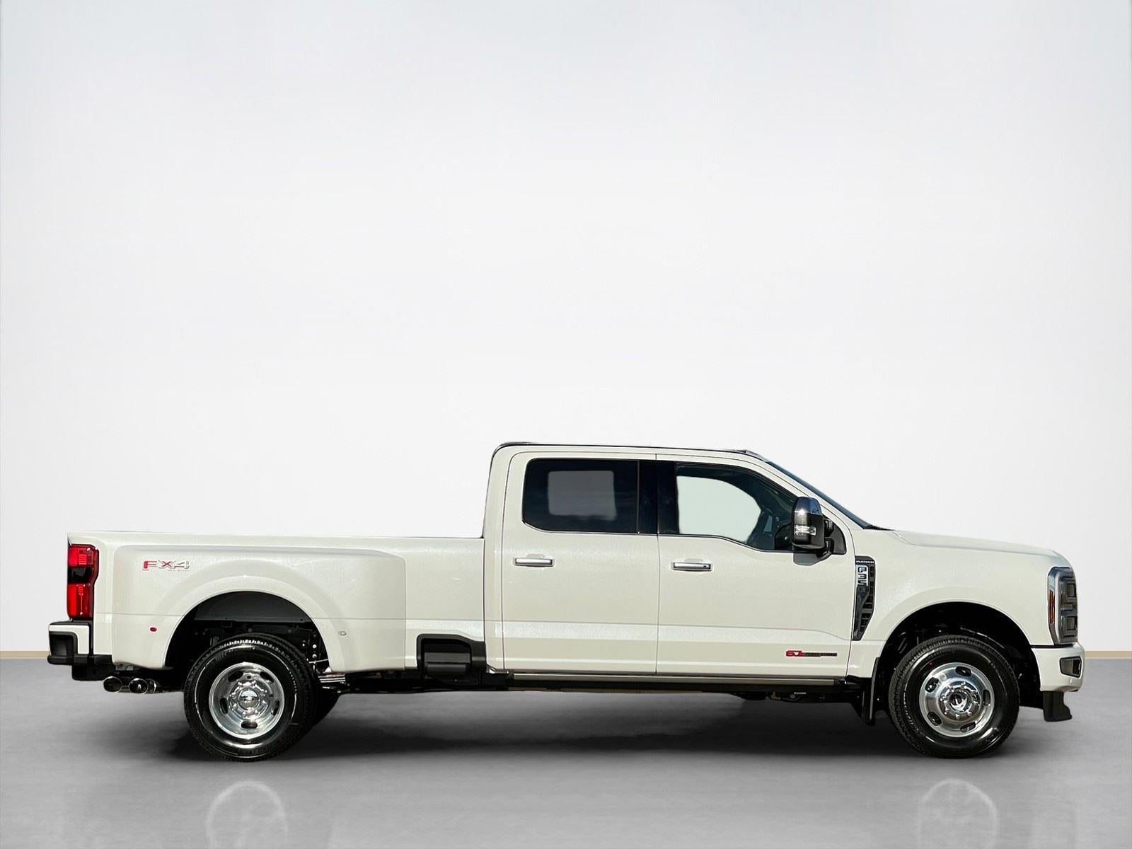 2026 Ford Super Duty F-350 DRW Platinum