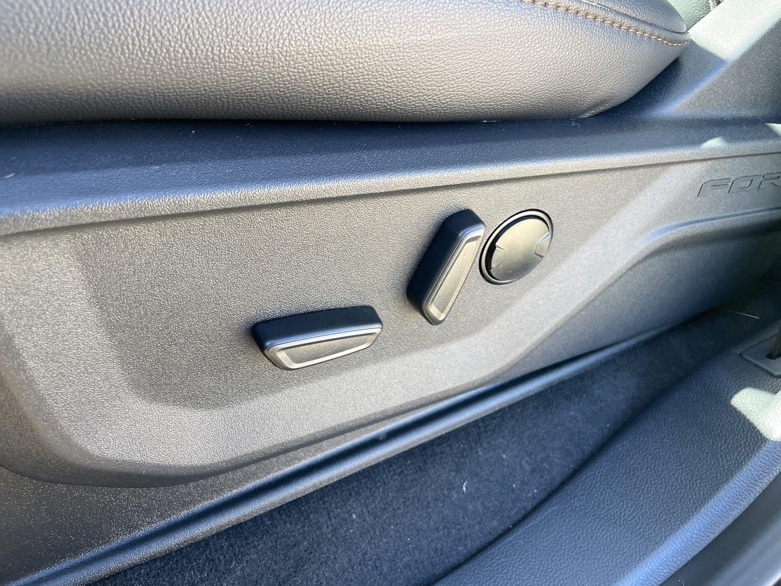 2027 Ford Super Duty F-350 DRW LARIAT
