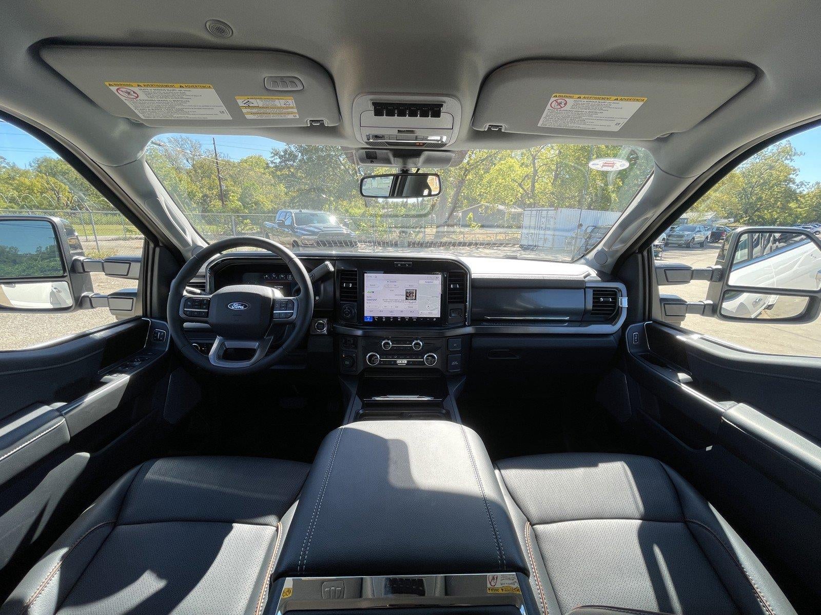 2027 Ford Super Duty F-350 DRW LARIAT