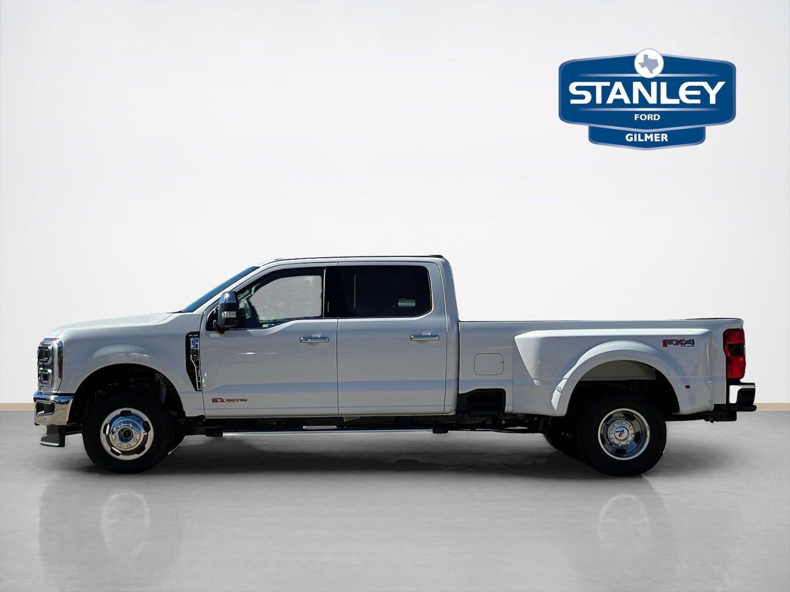 2027 Ford Super Duty F-350 DRW LARIAT