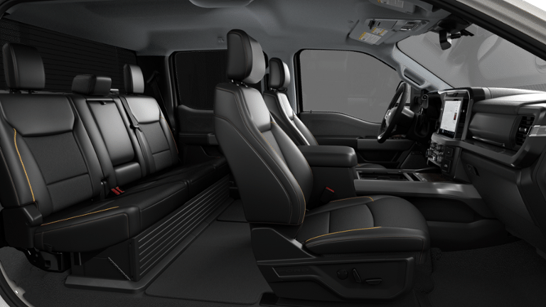 2027 Ford Super Duty F-350 DRW LARIAT