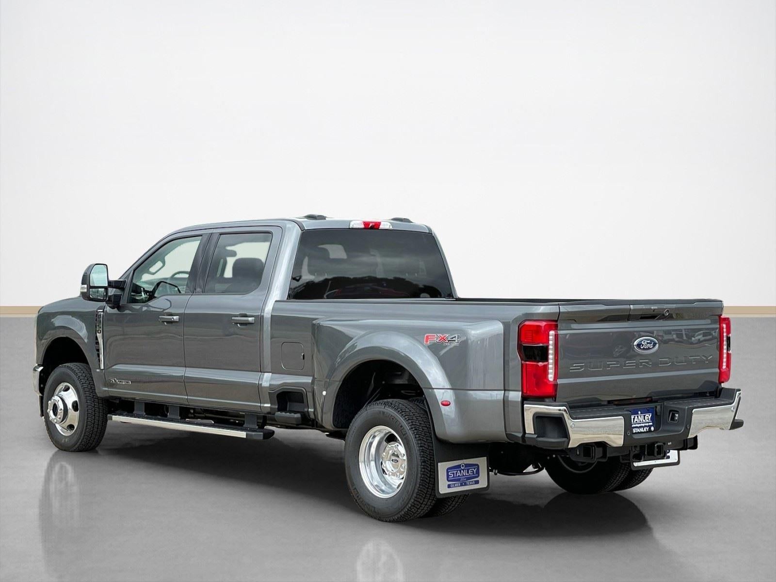 2026 Ford Super Duty F-350 DRW LARIAT