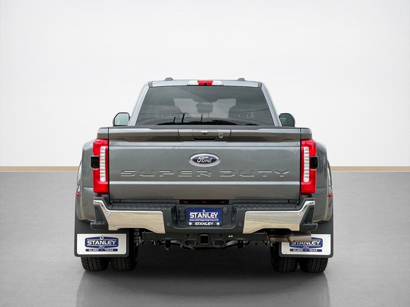 2026 Ford Super Duty F-350 DRW LARIAT