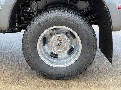 2026 Ford Super Duty F-350 DRW LARIAT