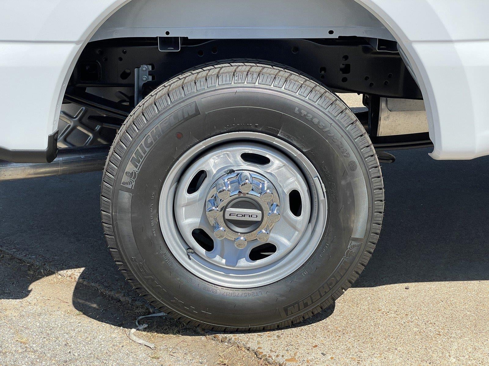 2027 Ford Super Duty F-250 Srw XLT
