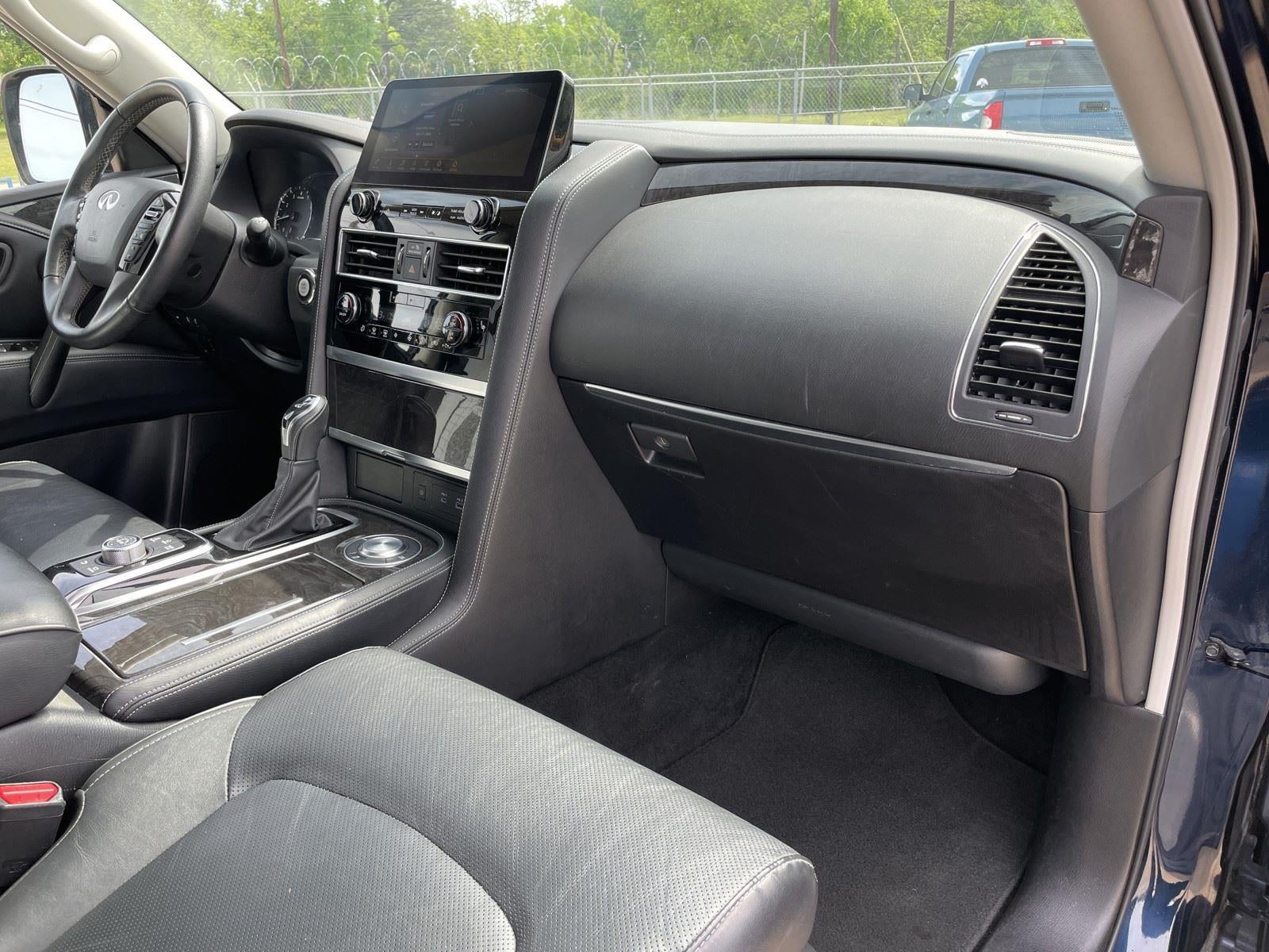 2024 INFINITI QX80 LUXE