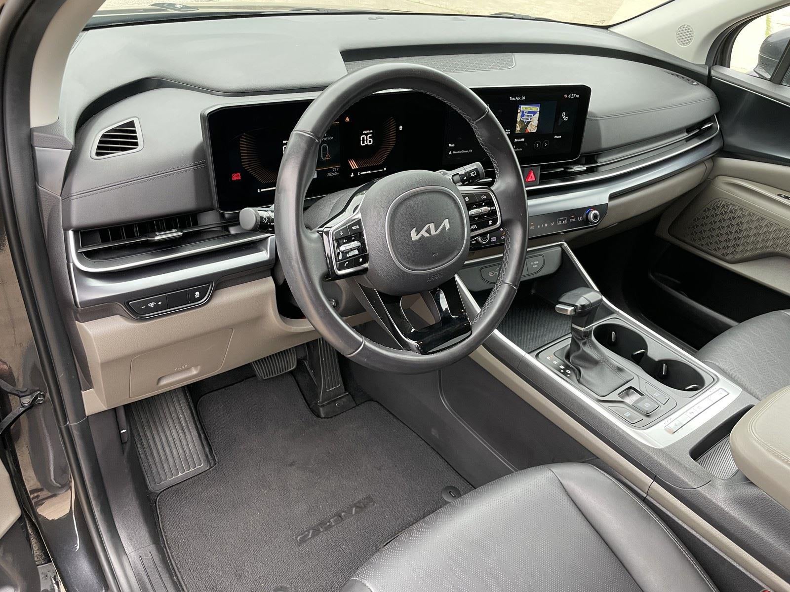 2025 Kia Carnival LXS