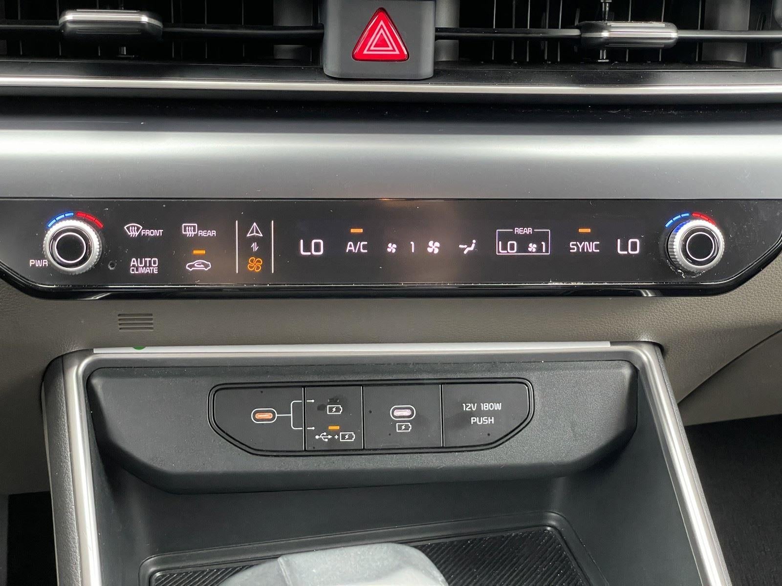 2025 Kia Carnival LXS