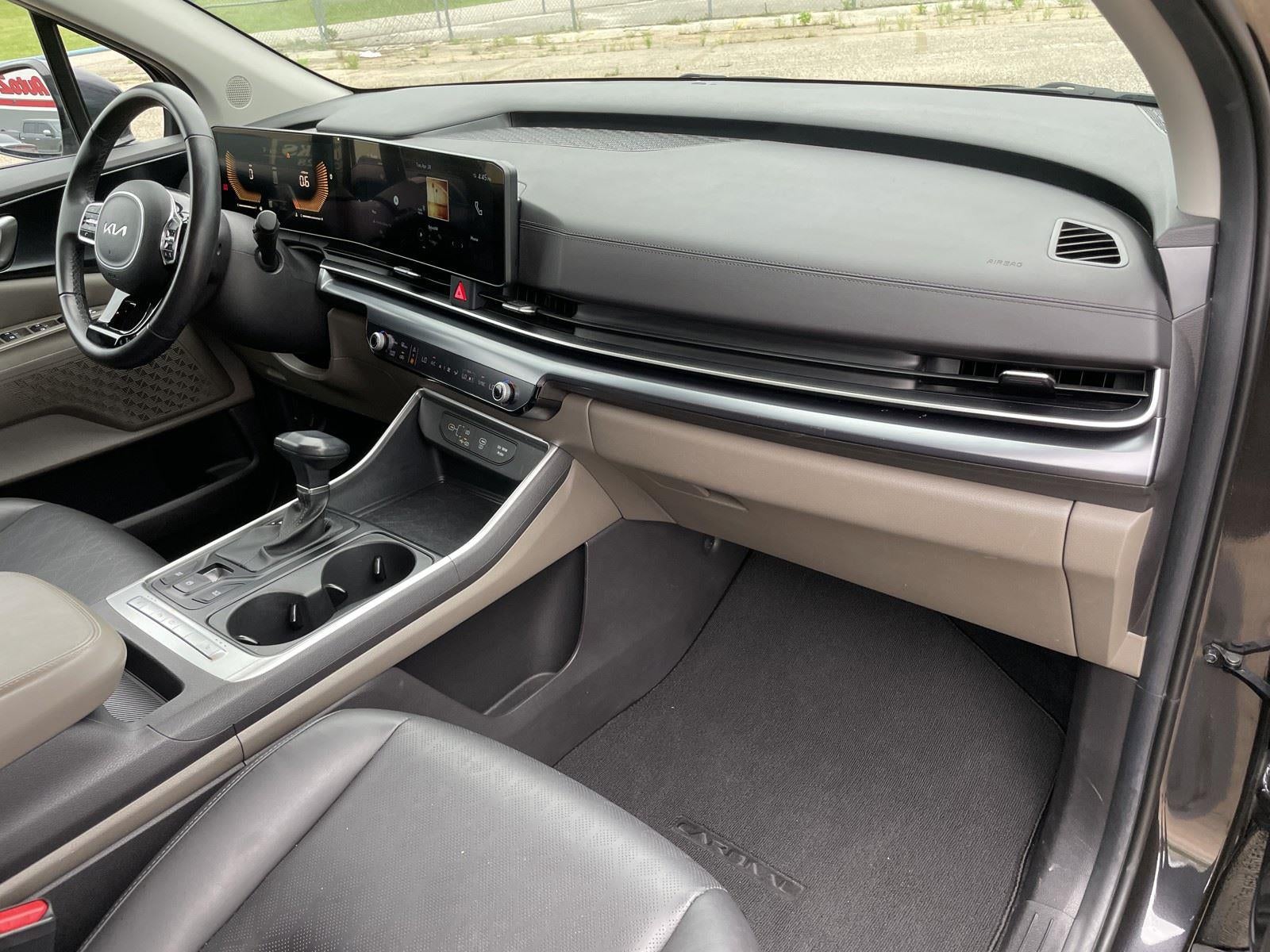 2025 Kia Carnival LXS