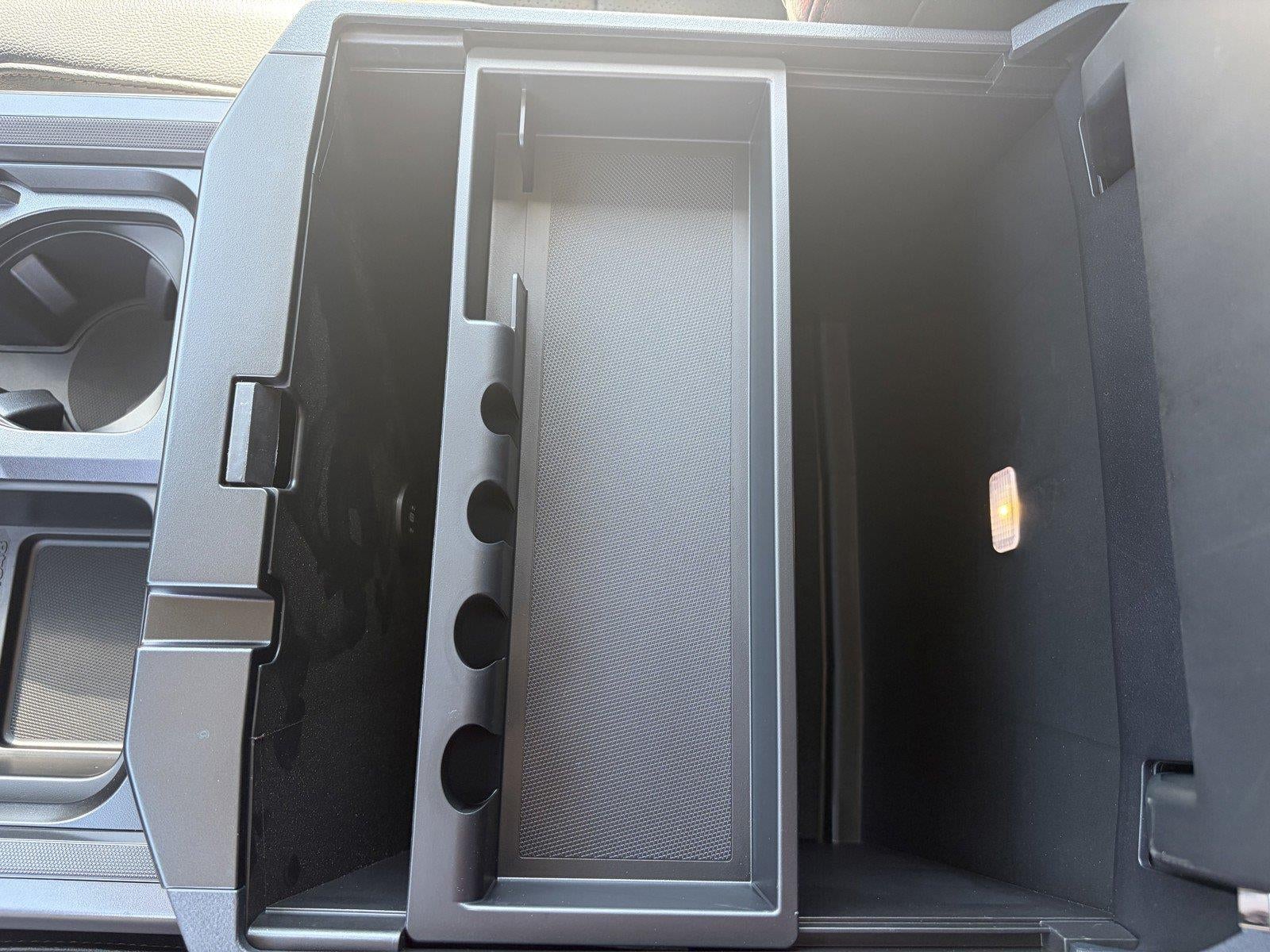 2027 Ford Super Duty F-450 DRW LARIAT