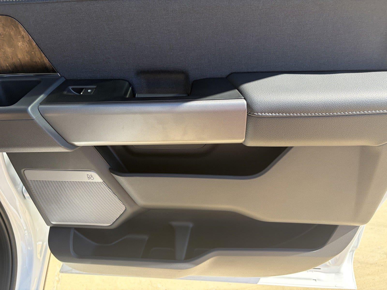 2027 Ford Super Duty F-450 DRW LARIAT