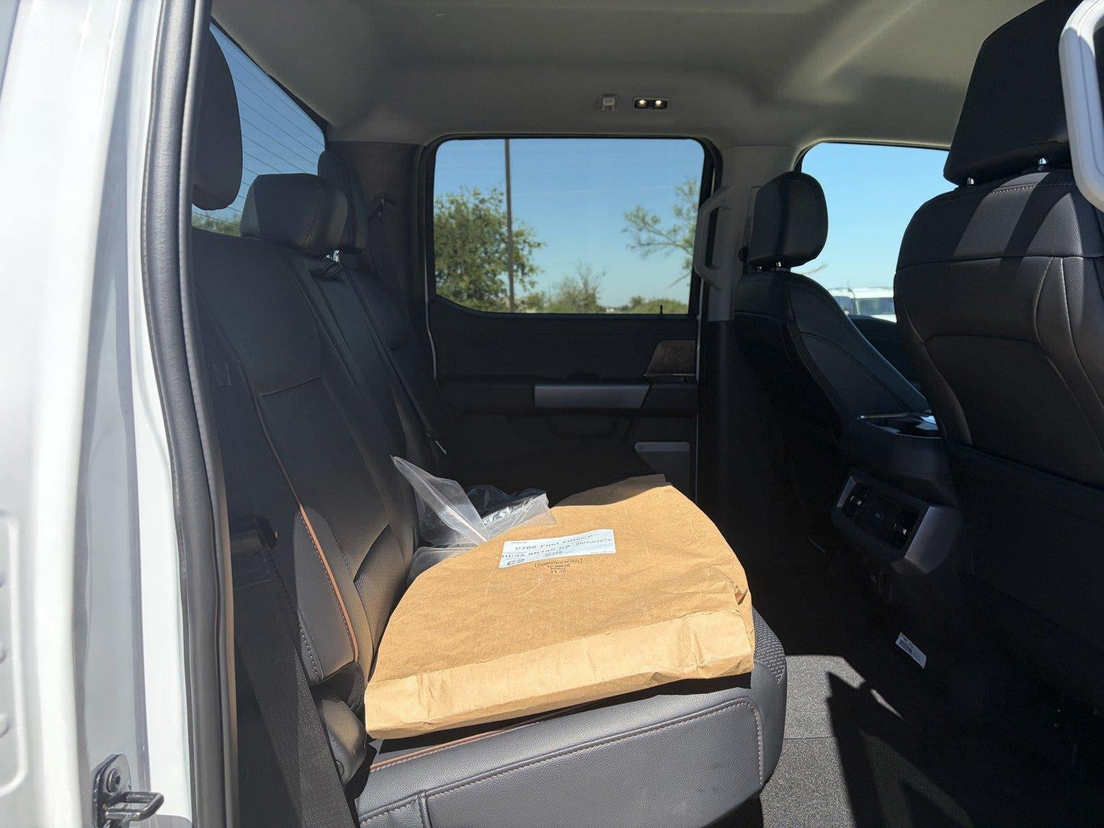 2027 Ford Super Duty F-450 DRW LARIAT