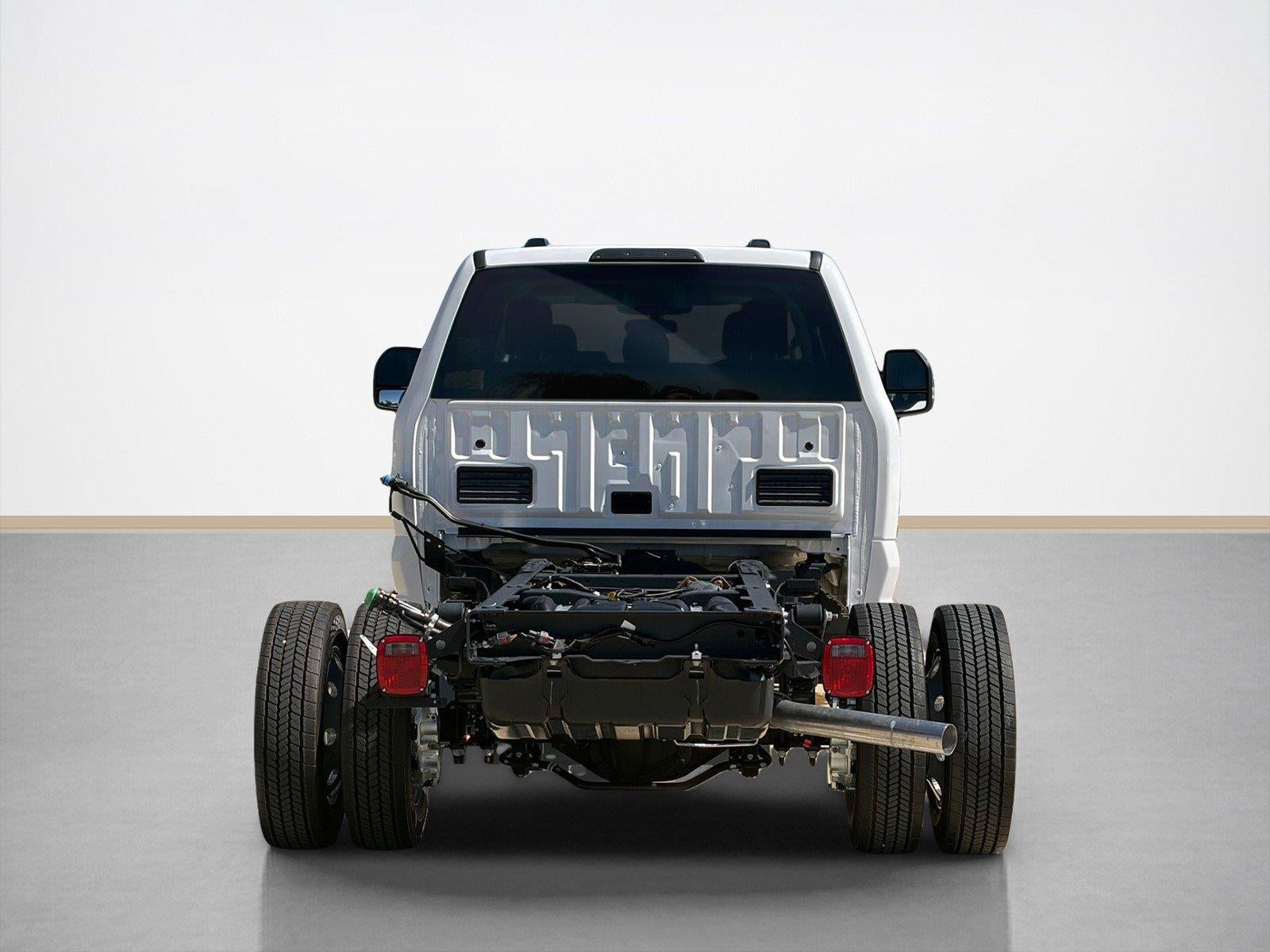 2027 Ford Super Duty F-450 DRW LARIAT