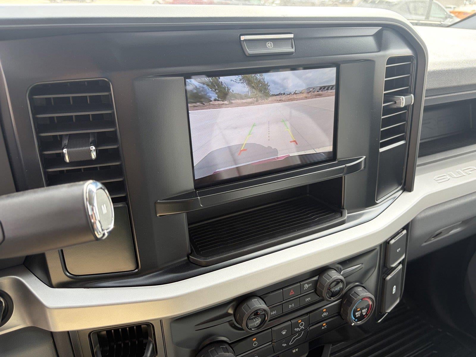 2027 Ford Super Duty F-350 SRW LARIAT