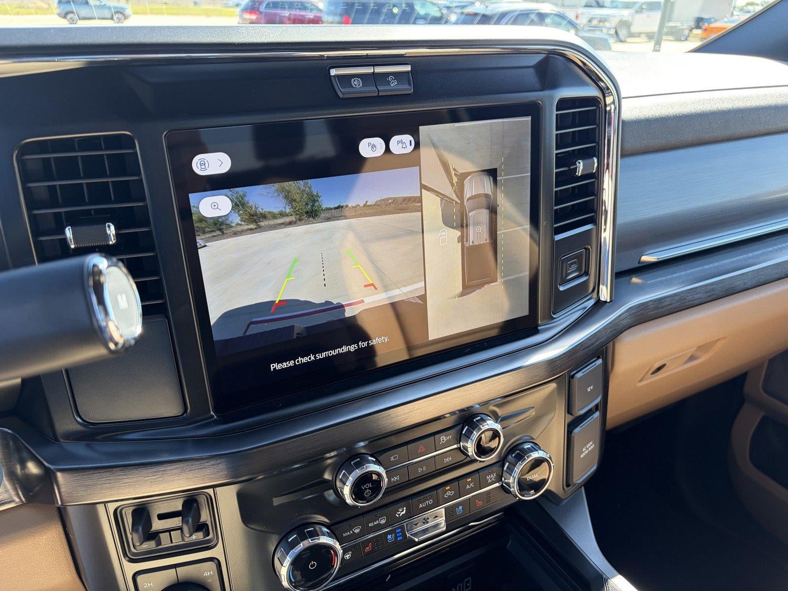 2027 Ford Super Duty F-350 SRW LARIAT
