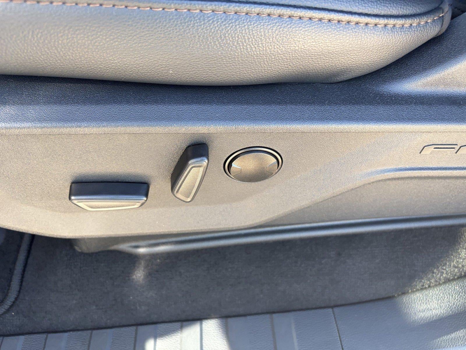 2027 Ford Super Duty F-350 SRW LARIAT