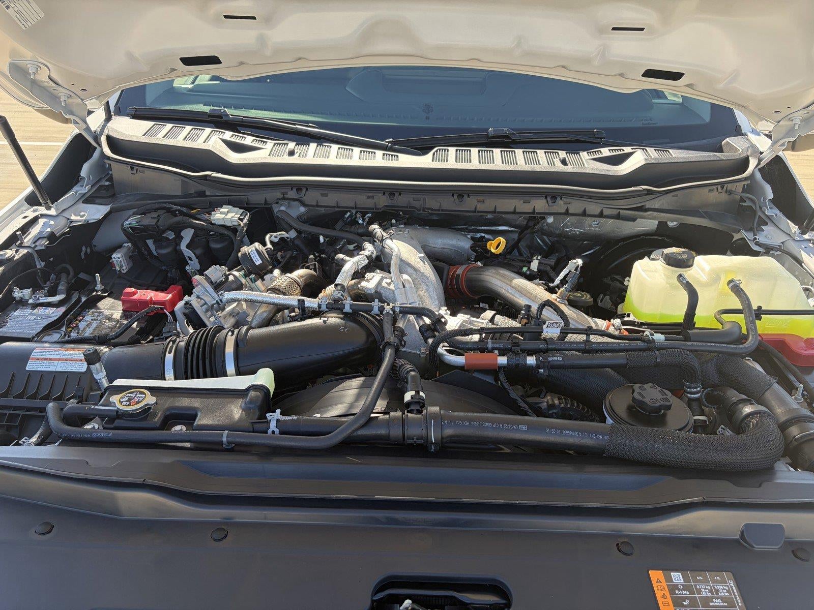 2027 Ford Super Duty F-350 SRW LARIAT