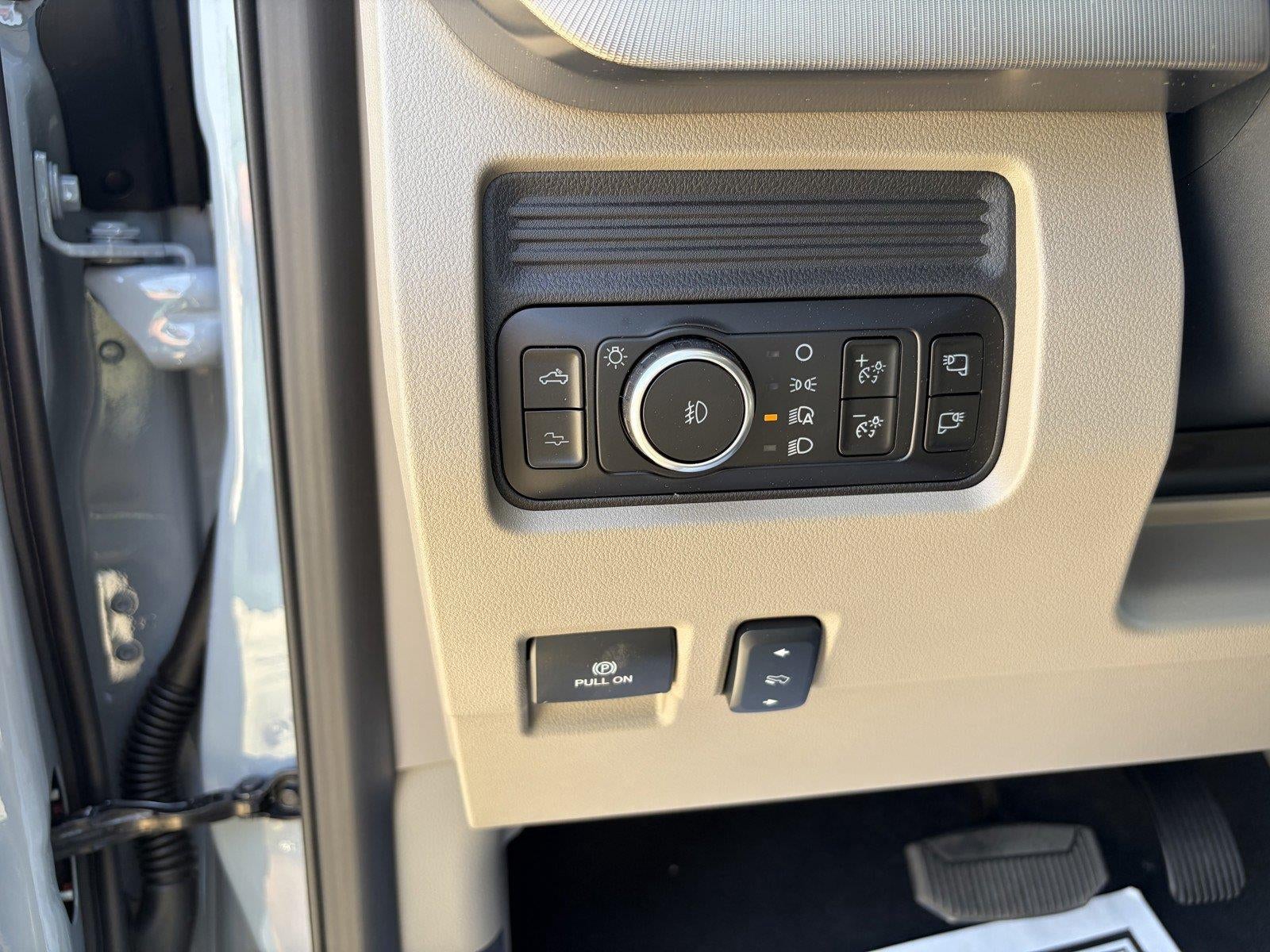2026 Ford Super Duty F-350 Srw Platinum