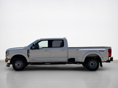 2027 Ford Super Duty F-350 DRW XLT