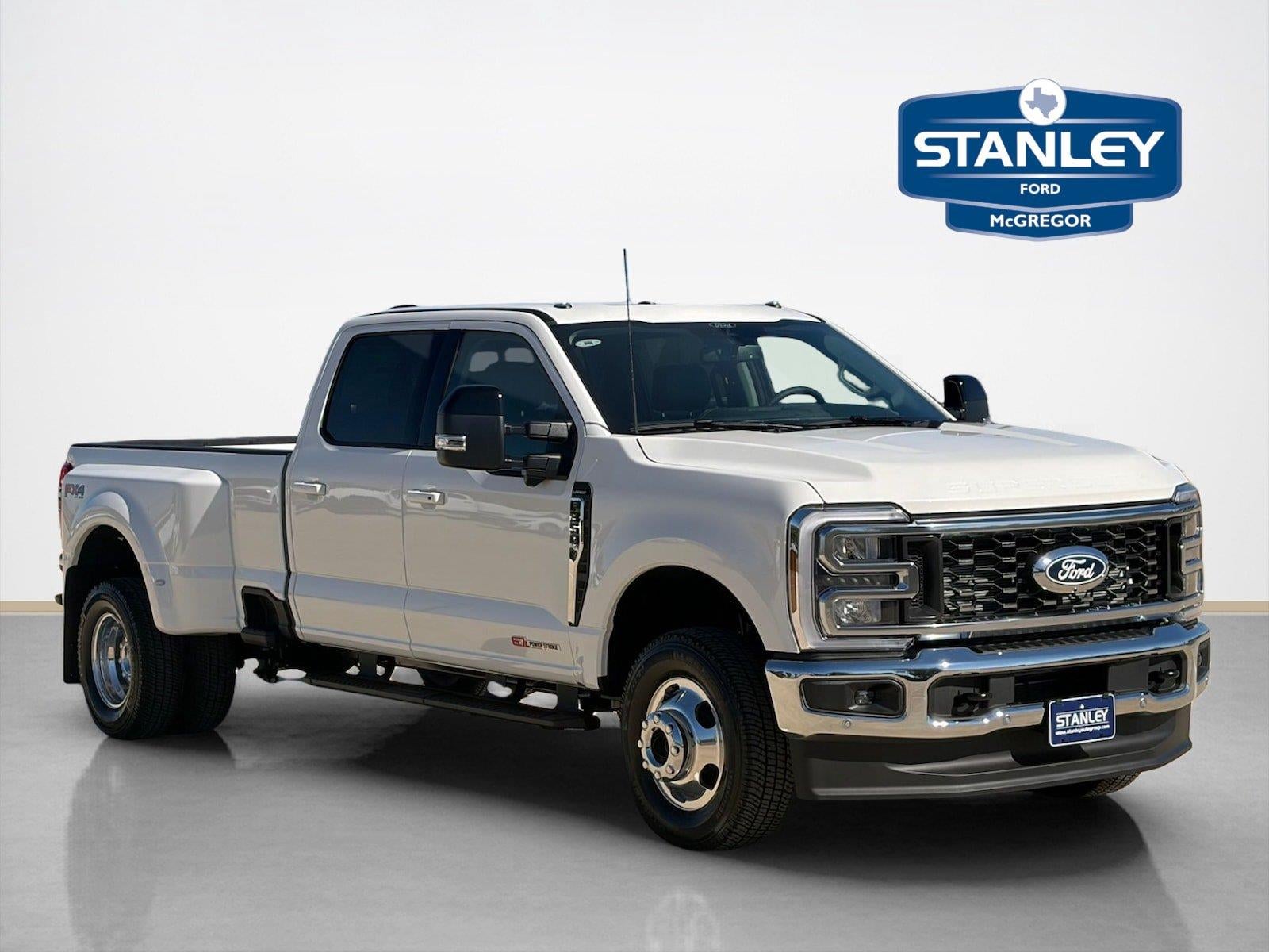 2027 Ford Super Duty F-350 DRW LARIAT