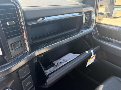 2027 Ford Super Duty F-350 DRW LARIAT
